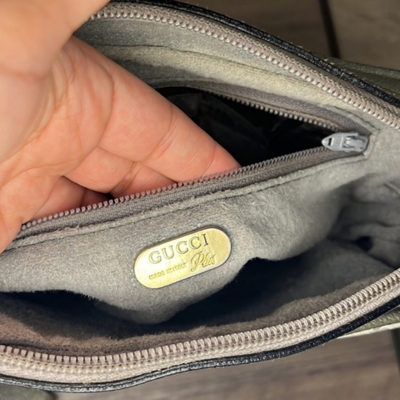 Gucci Plus Authentic Clutch/Wristlet EUC - Picture 3 of 13
